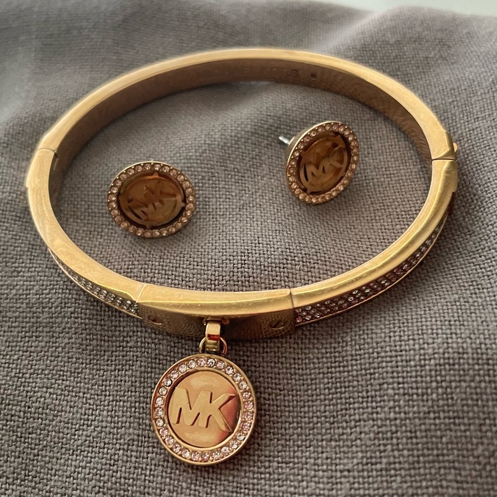MICHAEL KORS Gold Bracelet and Earring Set MK Logo Crystals Bangle MK Charm - Picture 2 of 15